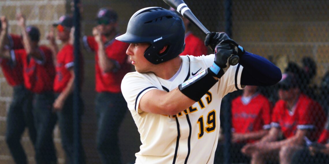 Mars Fightin’ Planets Varsity Baseball – Mars Keeps Playoff Hopes Alive with 7-4 Win Over West Allegheny