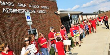 Nearly 100 Mars Teachers Rally Before School Board Meeting as Contract Talks Enter Fact-Finding
