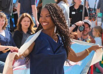 Red carpet adds flair to Mars Applefest’s community celebration
